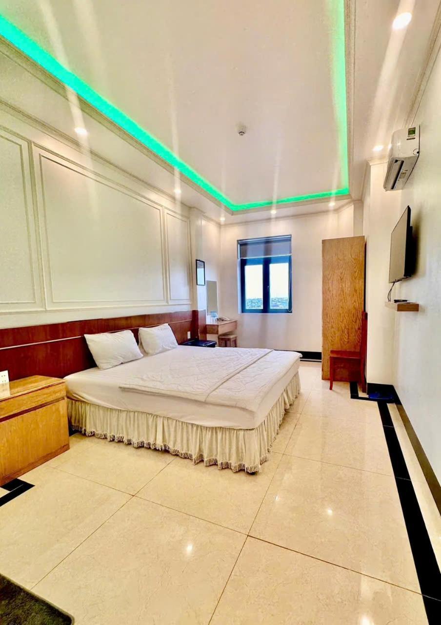 Hotel Phụng Hoàng Vũ à Bac Lieu Extérieur photo