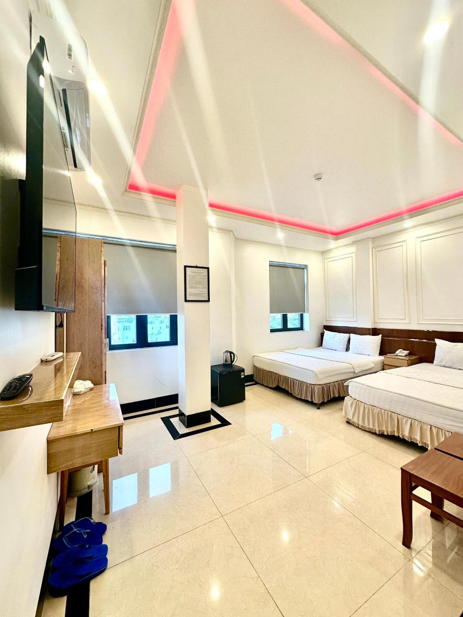 Hotel Phụng Hoàng Vũ à Bac Lieu Extérieur photo